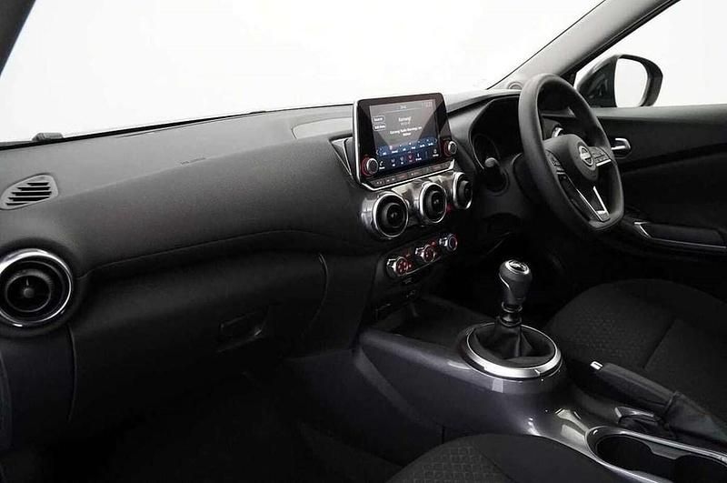 Used Nissan Juke Acenta 112 HP (82 kW) 2023 Blue SUV