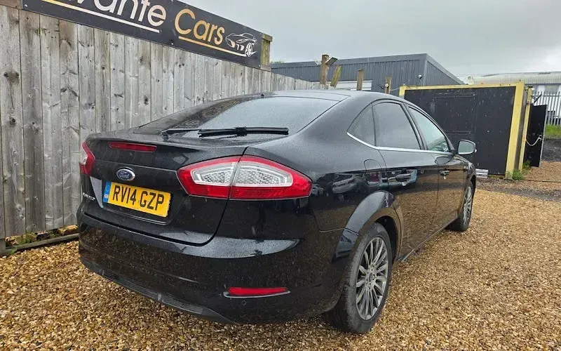 Usado Ford Mondeo Business Edition 140 CV (102 kW) 2013 Negro Utilitario