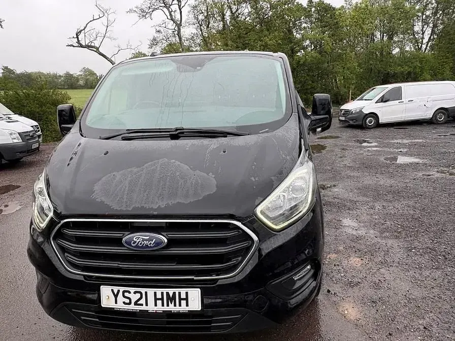 Usado Ford Transit Custom Limited 130 HP (95 kW) 2021 Preto Van