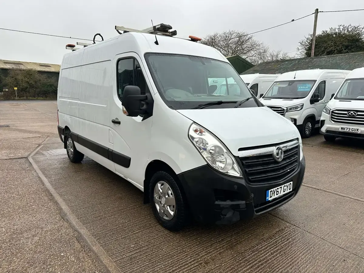 Used Vauxhall Movano 130 HP (95 kW) 2018 White MPV