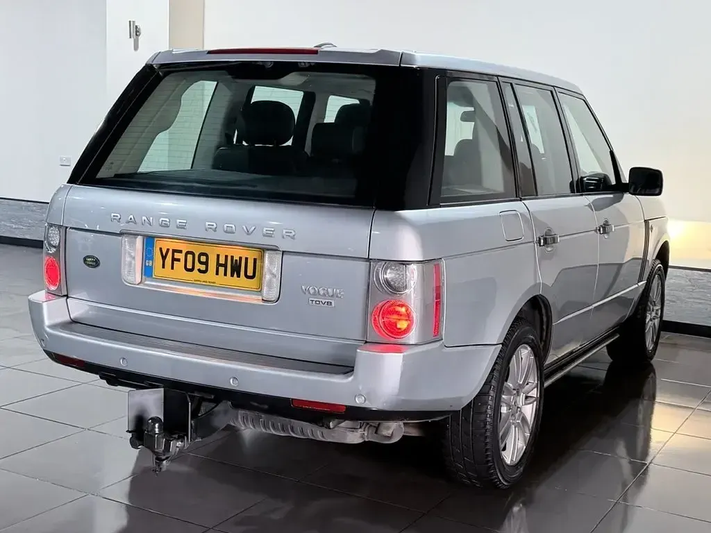 Used Land Rover Range Rover Vogue 271 HP (199 kW) 2009 Silver SUV