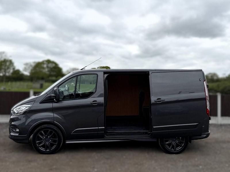Begagnad Ford Transit Custom Sport 185 HK (136 kW) 2021 Grå Van
