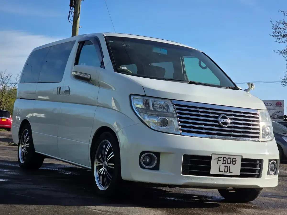 Used Nissan Elgrand 2008 White MPV