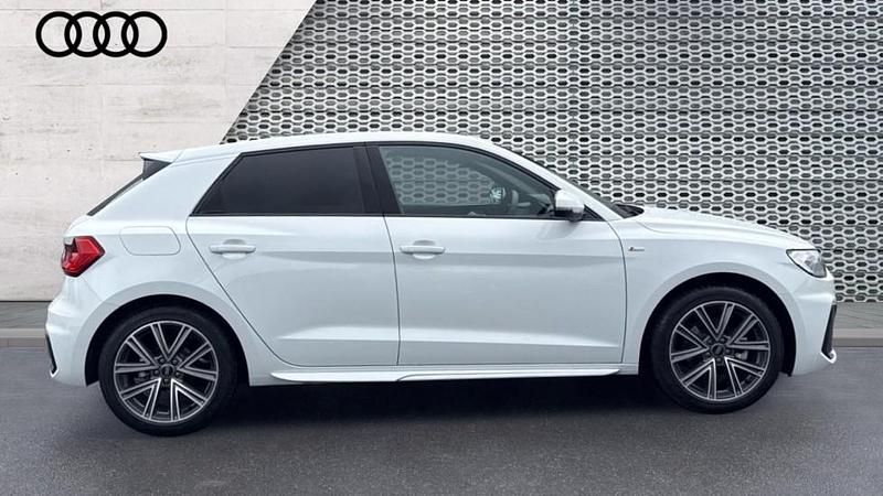 Begagnad Audi A1 S-Line 150 HK (110 kW) 2025 Vit SUV