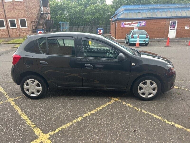 Black Used 2014 Dacia Sandero Ambiance Hatchback | £2,490 (Fair price) - Image 1/4