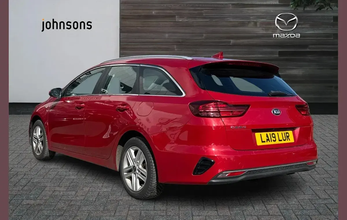 Used Kia Ceed 136 HP (100 kW) 2019 Red Hatchback