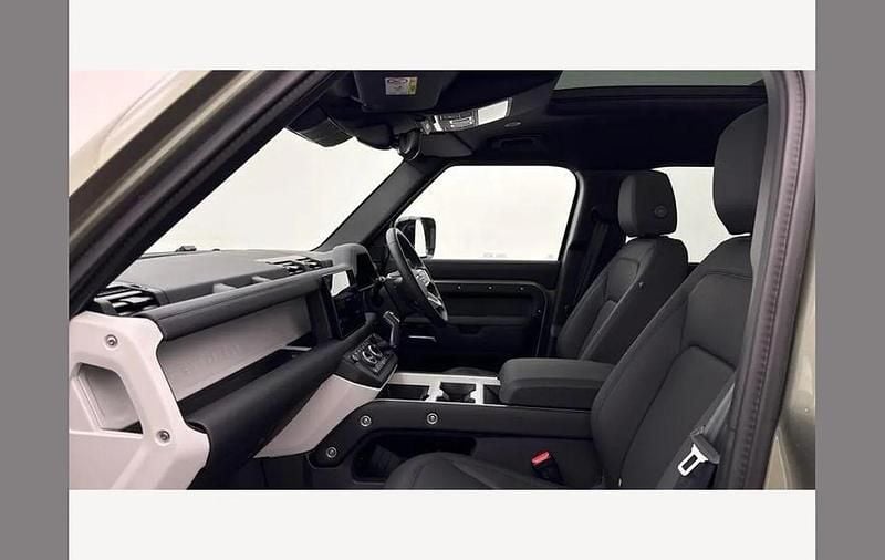 New Land Rover Defender SE Dynamic 344 HP (253 kW) 2025 Green SUV