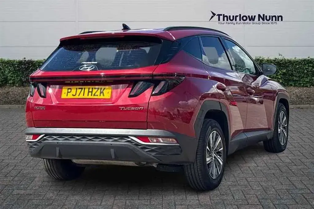 Used Hyundai Tucson SE 180 HP (132 kW) 2021 Red SUV