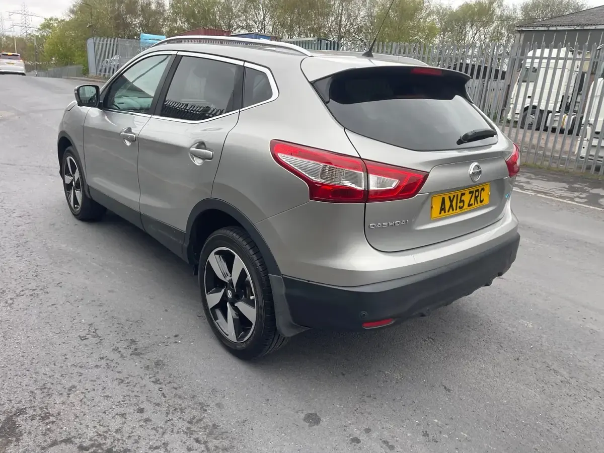 Begagnad Nissan Qashqai N-TEC 110 HK (80 kW) 2015 Silver SUV