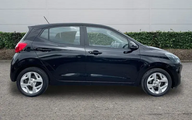 Used Hyundai i10 SE 67 HP (49 kW) 2023 Hatchback