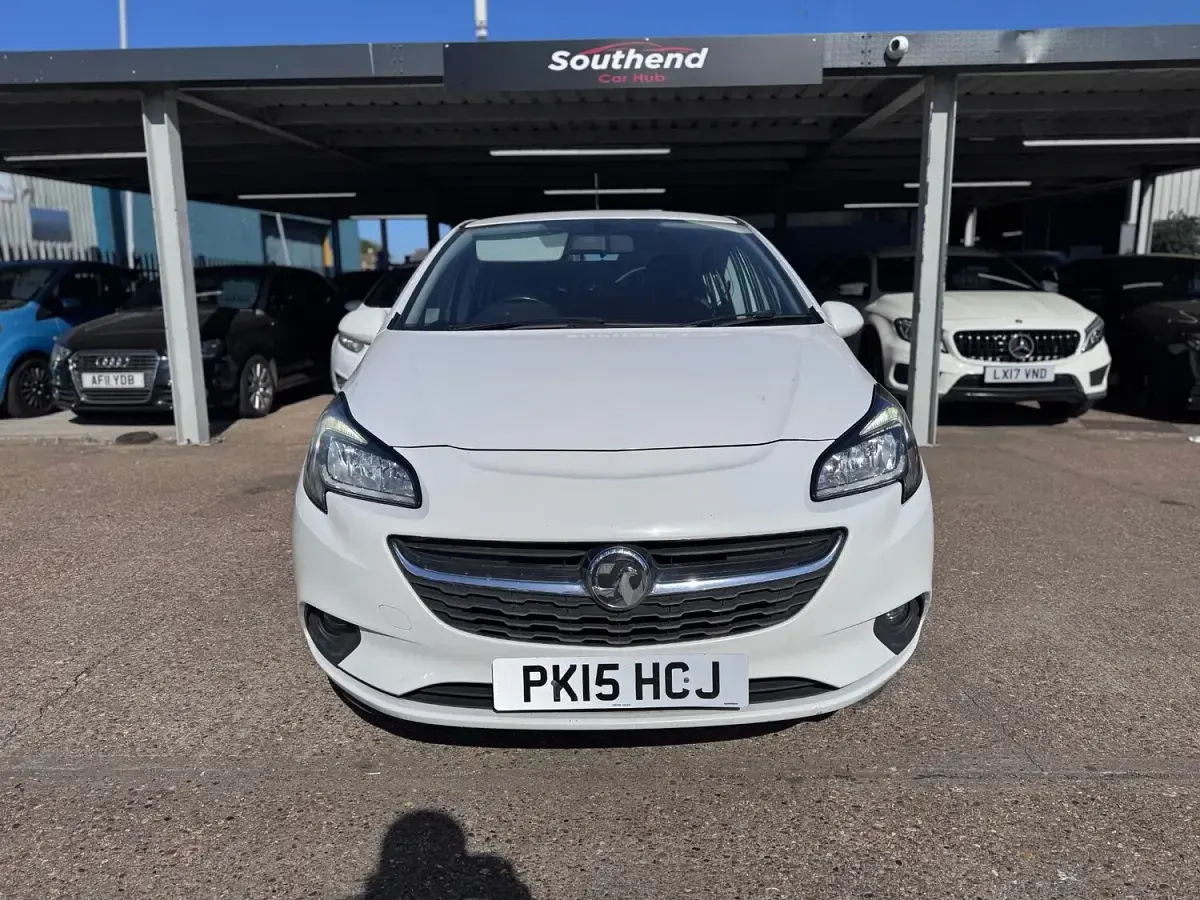 Used Vauxhall Corsa Design Edition 2015 White Hatchback