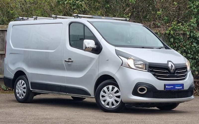 Used Renault Trafic Business 114 HP (83 kW) 2016 Silver MPV