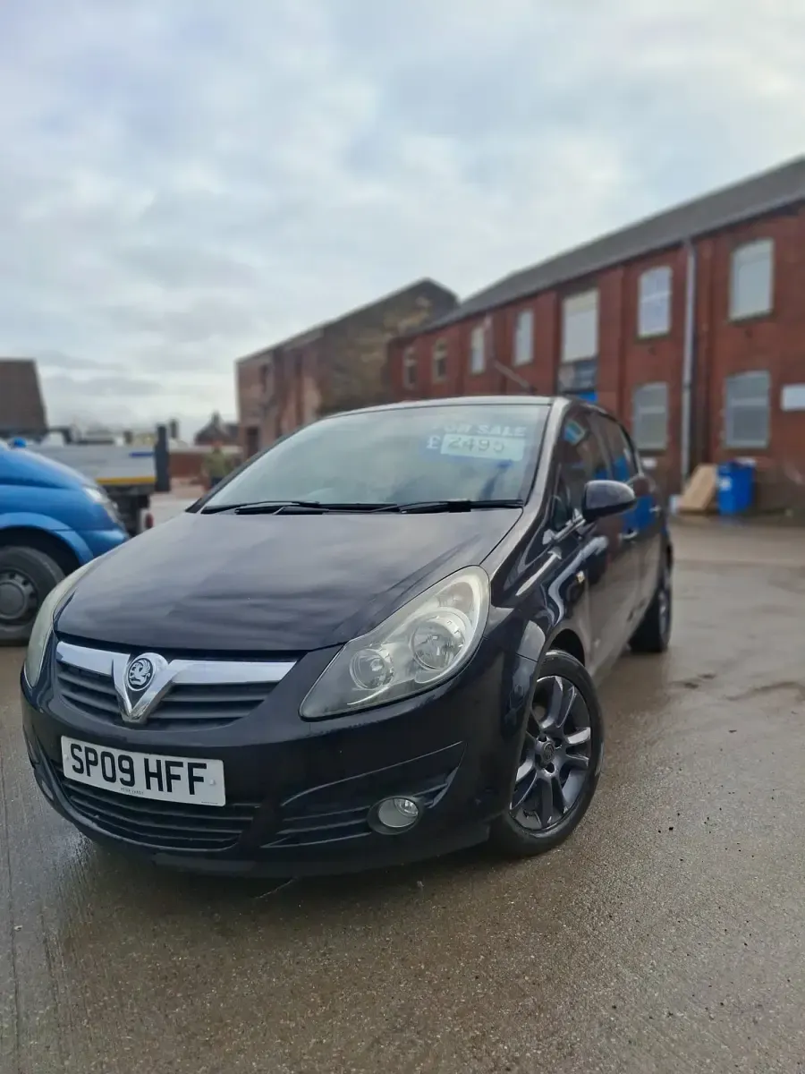 Begagnad Vauxhall Corsa 2009 Svart Halvkombi