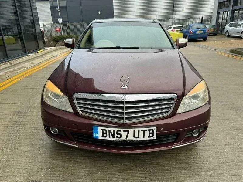 Used Mercedes C320 Elegance 221 HP (162 kW) 2007 Red Sedan