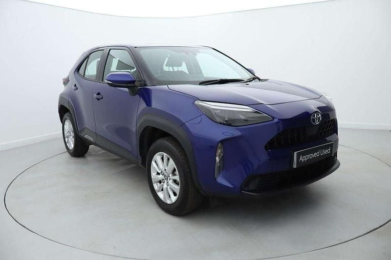 Blue Used 2022 Toyota Yaris Hybrid SUV | £18,499 (Fair price) - Image 1/4