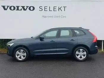 Second-hand Volvo XC60 Momentum 250 CP (183 kW) 2022 Albastru SUV