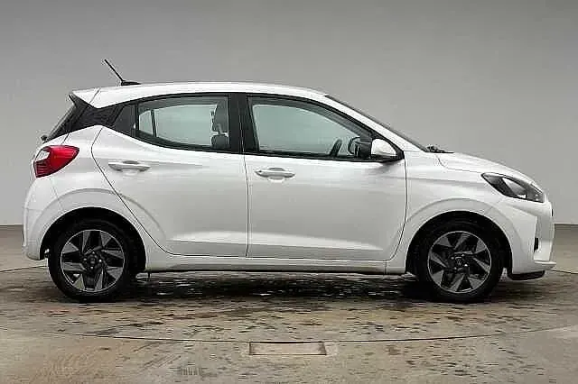 Gebraucht Hyundai i10 Advanced 2025 Weiß Kleinwagen