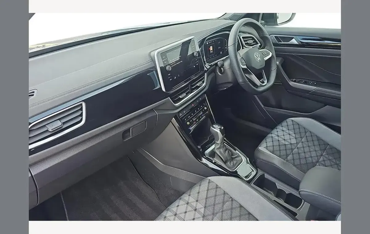 Used VW T-Roc R-line 150 HP (110 kW) 2025 Silver SUV