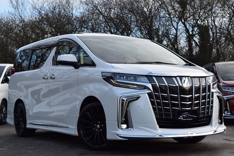 Second-hand Toyota Alphard Executive 2024 Alb Monovolum