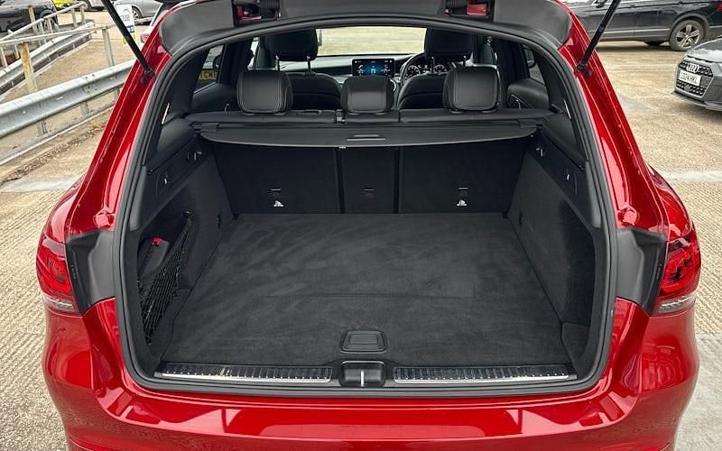 Used Mercedes GLC300 AMG Line Premium Plus 258 HP (189 kW) 2022 Estate