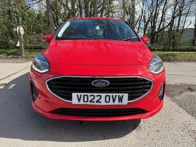 Usado Ford Fiesta Trend 2022 Rojo Utilitario