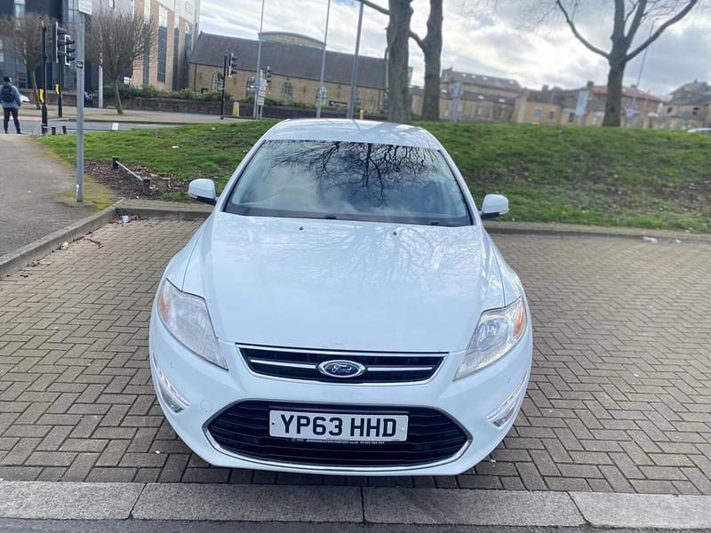 Used Ford Mondeo Business Edition 2013 White Hatchback
