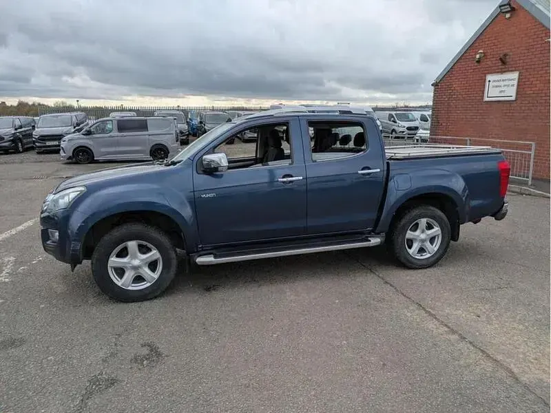 Used Isuzu D-Max 136 HP (100 kW) 2012 Blue Pickup