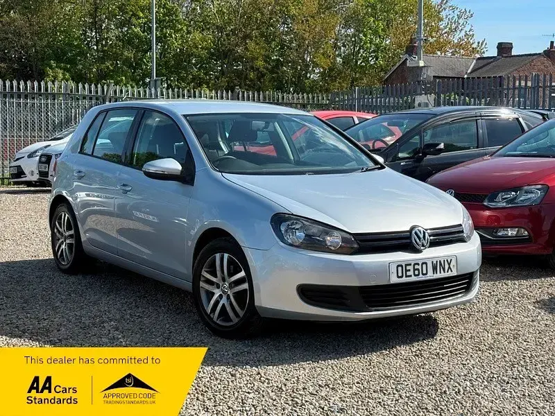 Begagnad VW Golf VI 2011 Silver Halvkombi