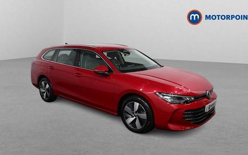 Used VW Passat Life 204 HP (150 kW) 2025 Red Estate