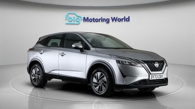 Used Nissan Qashqai Acenta Premium 158 HP (116 kW) 2023 Silver SUV
