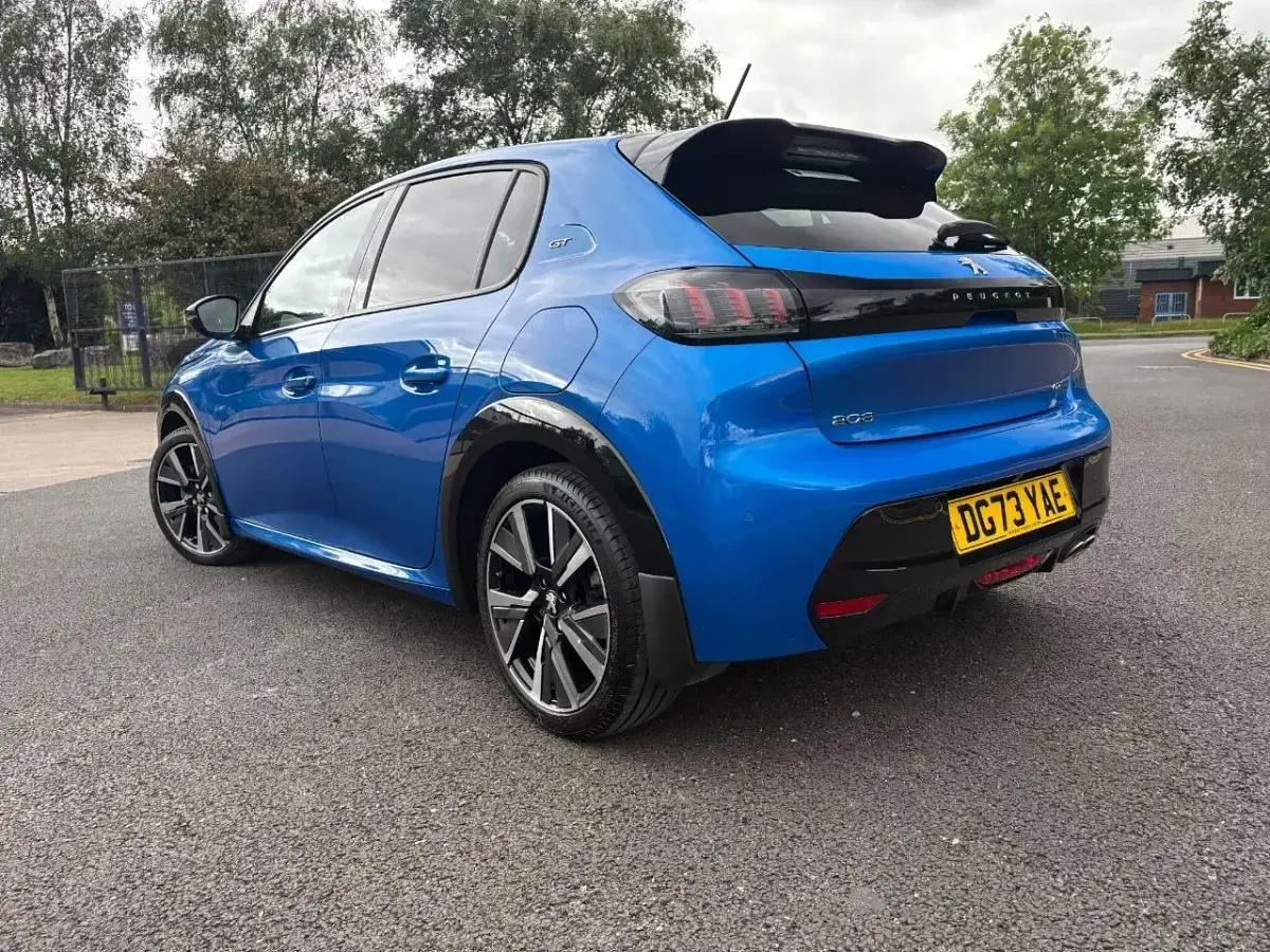 Used Peugeot 208 GT 129 HP (94 kW) 2023 Blue Hatchback
