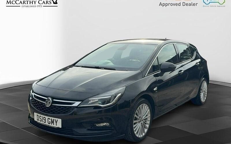 Black Used 2019 Vauxhall Astra Elite Hatchback | £9,295 (Fair price) - Image 1/2