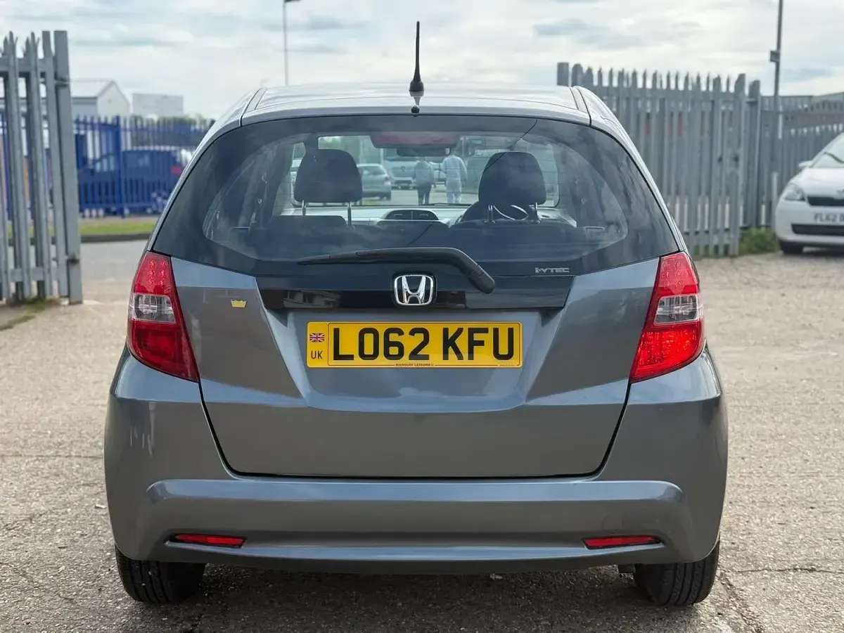 Used Honda Jazz ES 99 HP (72 kW) 2013 Grey Hatchback