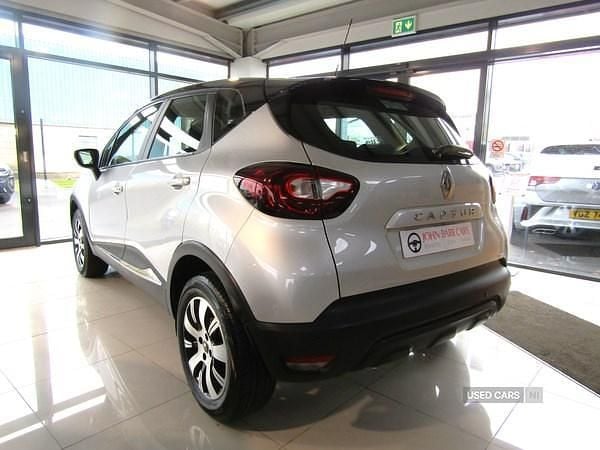 Used Renault Captur Play 90 HP (66 kW) 2019 Silver/black SUV