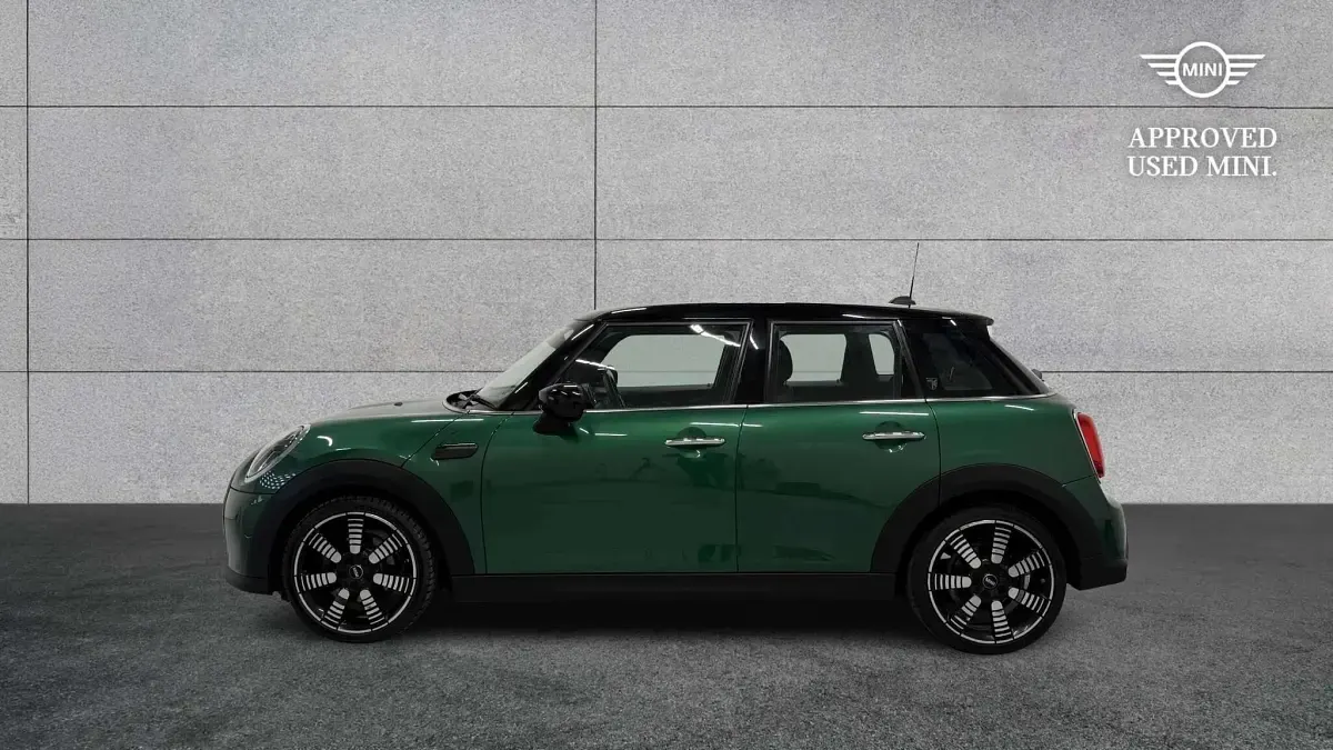 Used Mini Cooper Exclusive 134 HP (98 kW) 2022 Green Hatchback