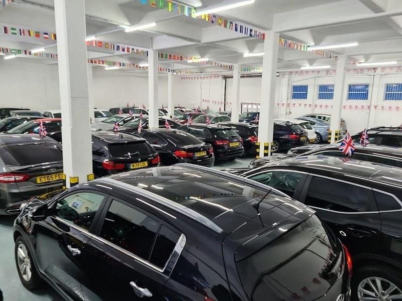 Used Ford Mondeo Zetec 120 HP (88 kW) 2015 Black Hatchback