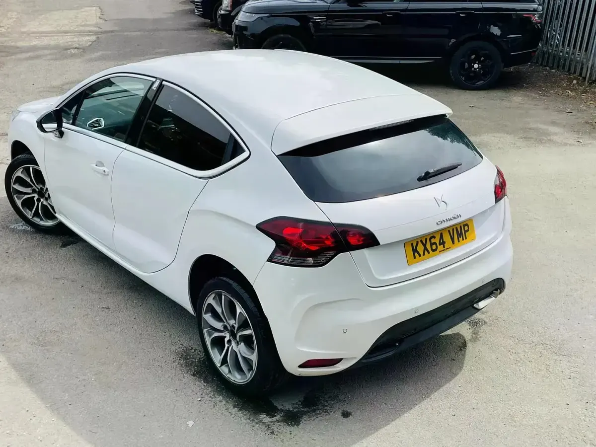 Used Citroën DS4 Style 2014 White Hatchback