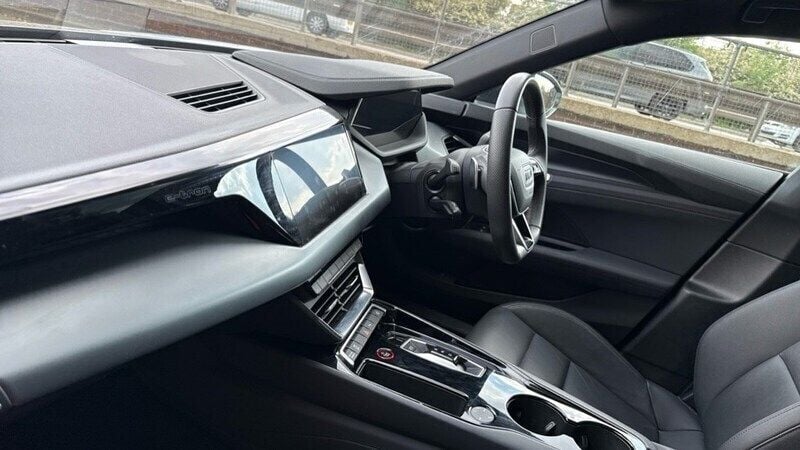 Image 2/4