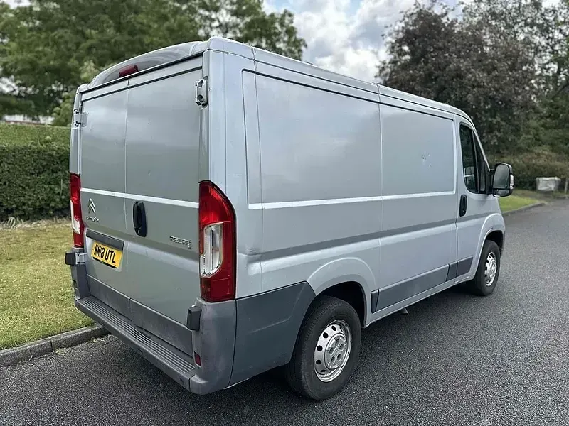 Used Citroën Relay 130 HP (95 kW) 2018 Silver Van
