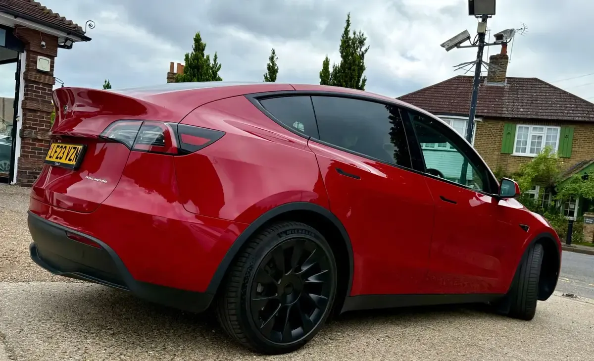 Used Tesla Model Y Long Range AWD 378 kW (514 HP) 2023 Red SUV