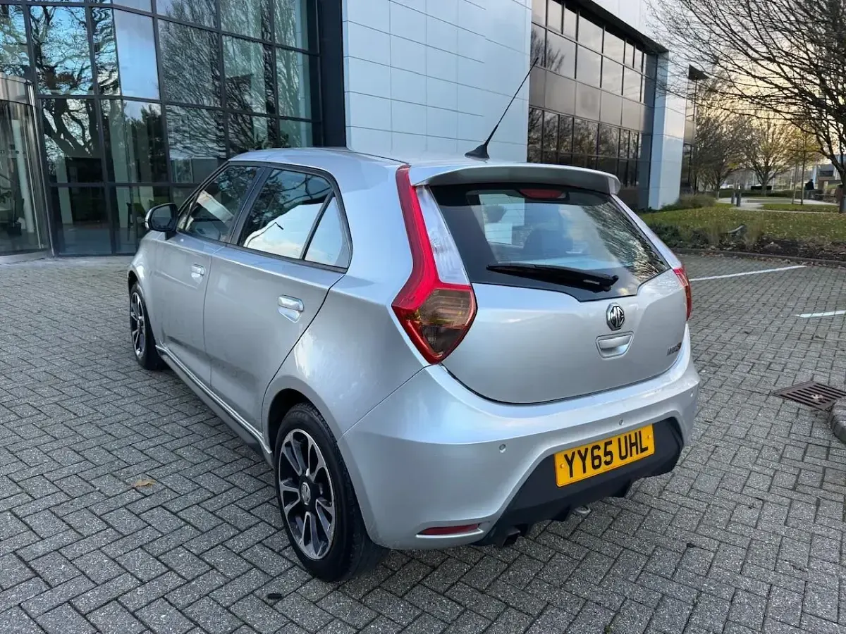 Used MG MG3 106 HP (77 kW) 2015 Silver Hatchback