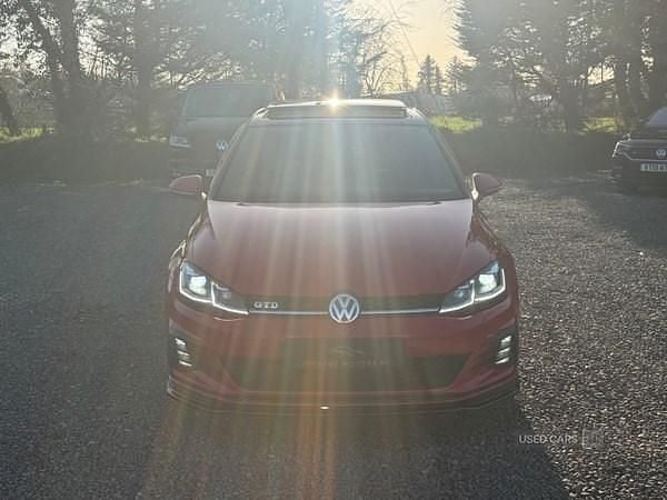 Used VW Golf VII GTD 184 HP (135 kW) 2017 Red Hatchback