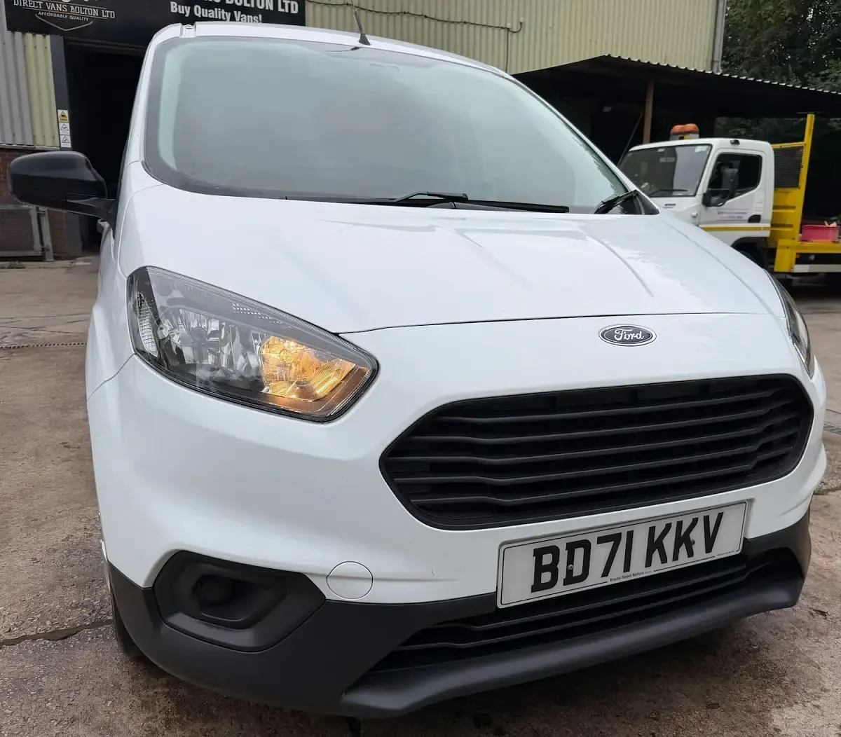 Used Ford Transit Courier 100 HP (73 kW) 2022 White Van