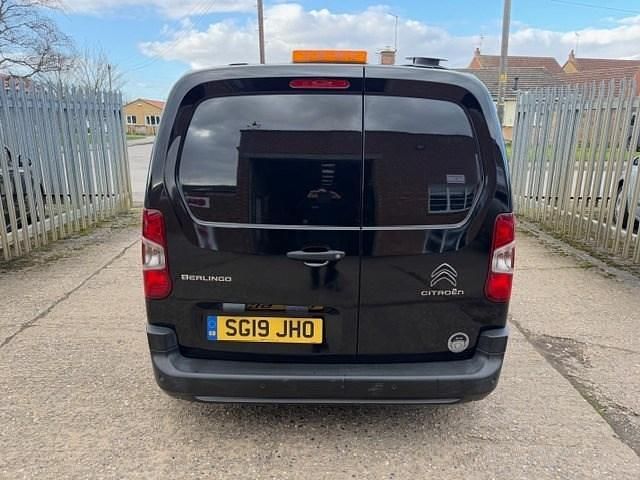 Used Citroën Berlingo 75 HP (55 kW) 2019 Black MPV
