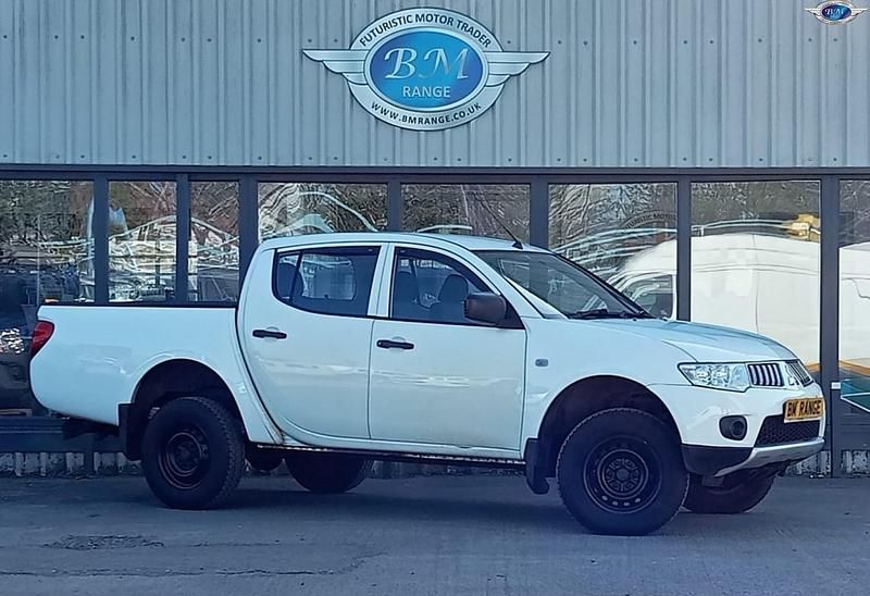 Used Mitsubishi L200 2014 White Pickup