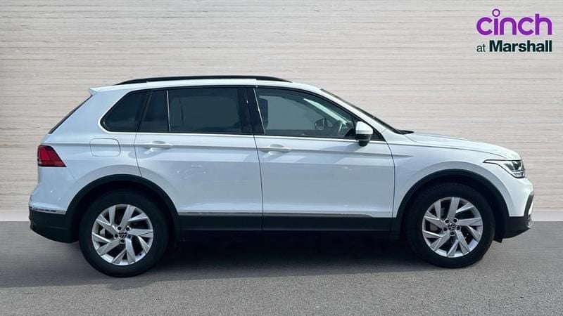 Used VW Tiguan Life 150 HP (110 kW) 2021 Pure white SUV