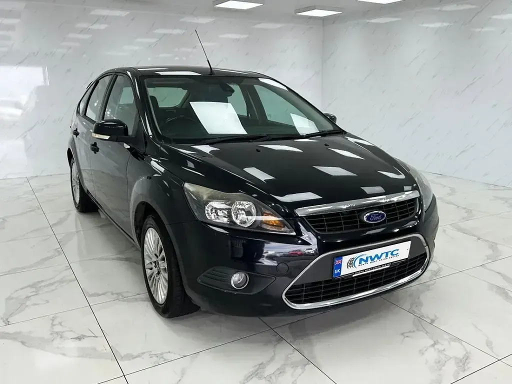 Używany Ford Focus Titanium 99 KM (72 kW) 2010 Czarny Hatchback