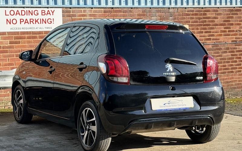 Used Peugeot 108 Allure 72 HP (52 kW) 2022 Hatchback