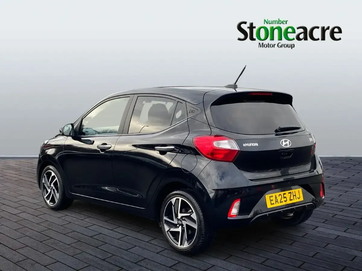 Gebraucht Hyundai i10 Premium 63 PS (46 kW) 2025 Schwarz Kleinwagen