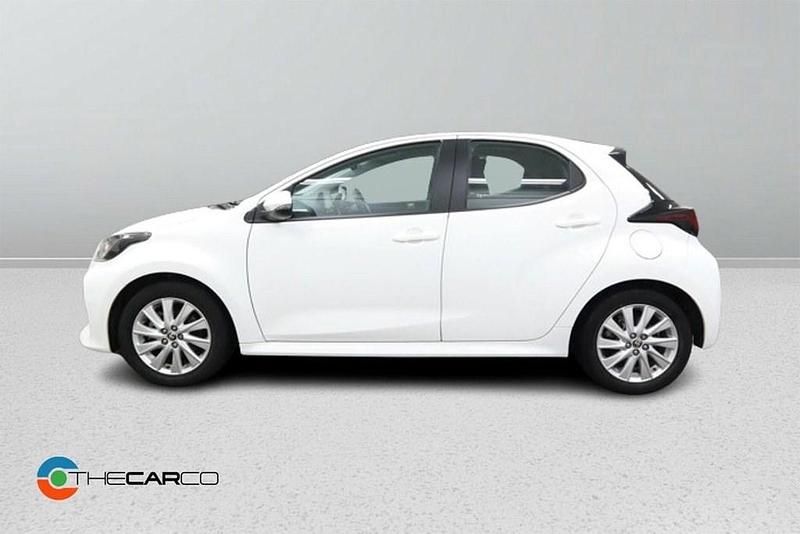 Used Toyota Yaris Hybrid 116 HP (85 kW) 2022 White Hatchback